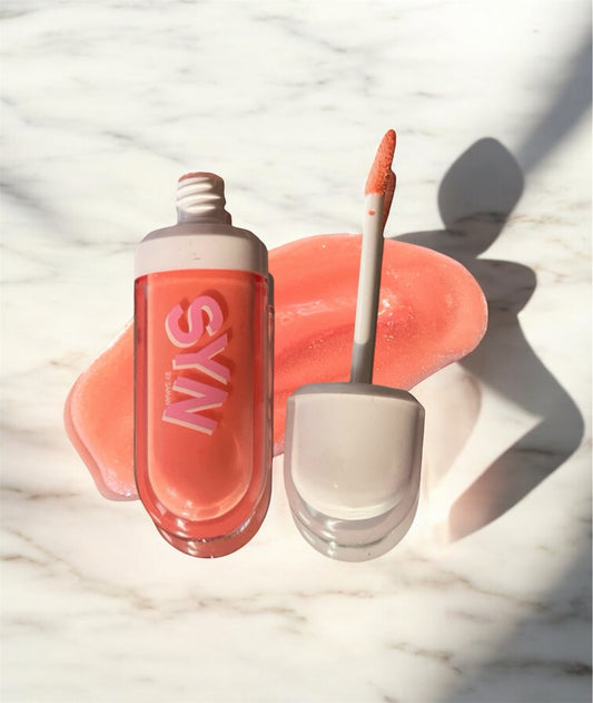 Lip Gloss: Demure